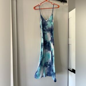 Tie dye blue midi dress